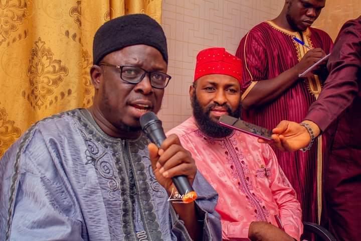 Sheikh Daurawa (a hagu) da El-Mustapha a lokacin taron