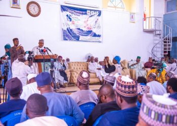 Dole ne a haɗa addini da siyasa don cigaban ƙasa – Idris