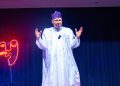 Ministan Yaɗa Labarai da Wayar da Kai, Alhaji Mohammed Idris, yana gabatar da jawabi a makarantar Nigerian Tulip International College a Abuja ranar Asabar