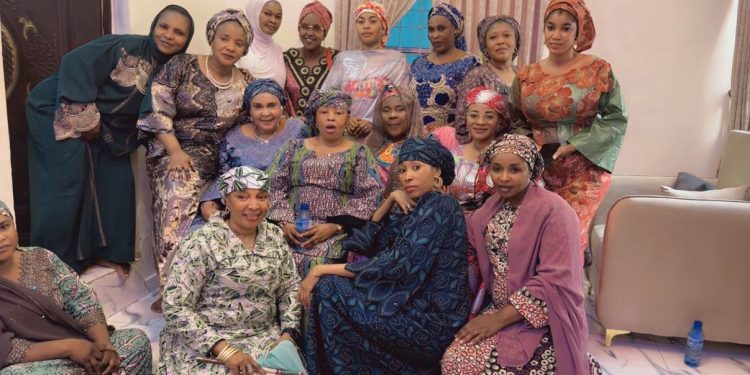 Jarumar Kannywood, Hadiza Kabara ta yi taron tarewa a sabon katafaren gidan ta a Kano